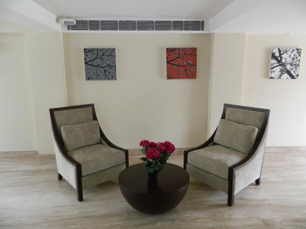 76 Friends Colony Bed & Breakfast Ню Делхи Екстериор снимка